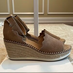 Crown Vintage Daffodil Espadrille Platform Wedge Suede Sandal Heel Tan  Size 10